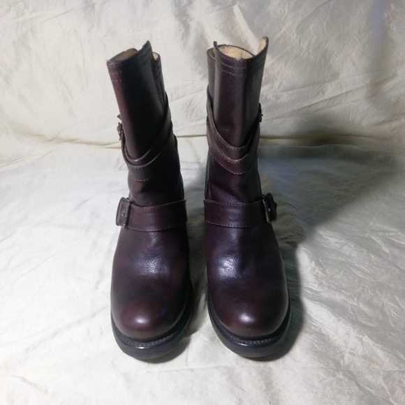 Frye Boots size 6.5 - Picture 2 of 12